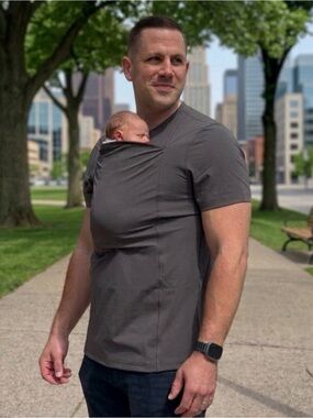 LALABU Dad Babywearing Shirt size M
